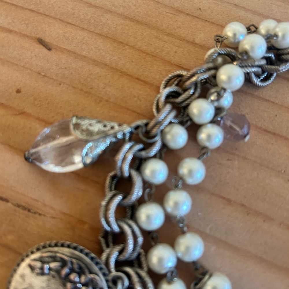 Lenora Dame Vintage Silver Tone Triple Layered Faux Pearl Locket Necklace 18" - Picture 7 of 8